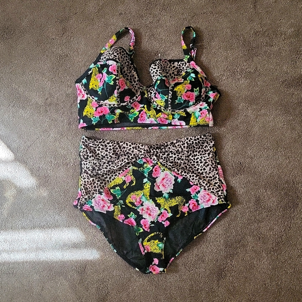 Torrid 2 piece swim suit